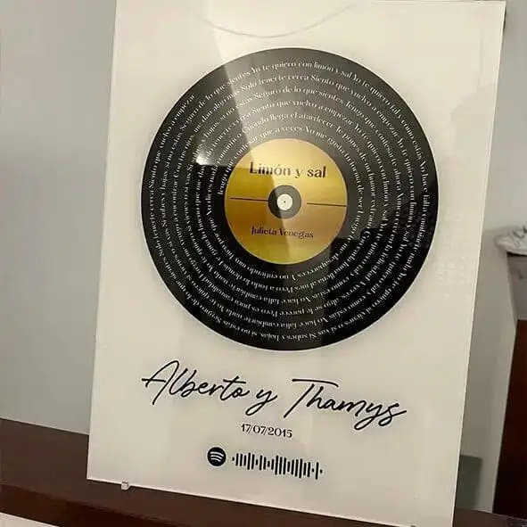Cuadro Personalizado con Letra de Canción y Foto en Metacrilato